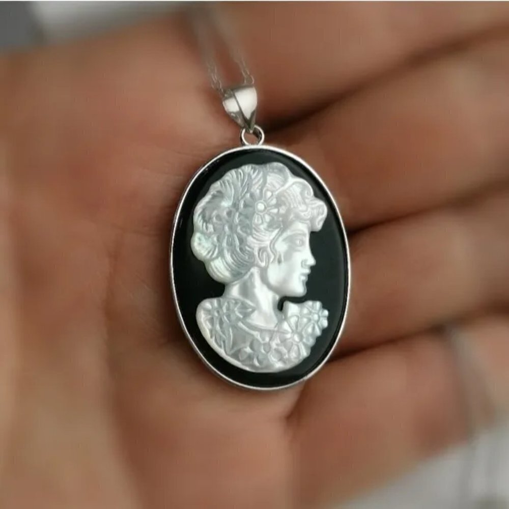 Cameo pendant Onyx mother of pearl onyx necklace - Picture 9 of 9